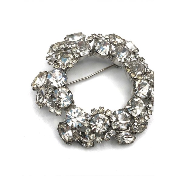 Vintage WEISS Brooch Silvertone Rhodium Rhinestones Wreath Brooch - Picture 5 of 11